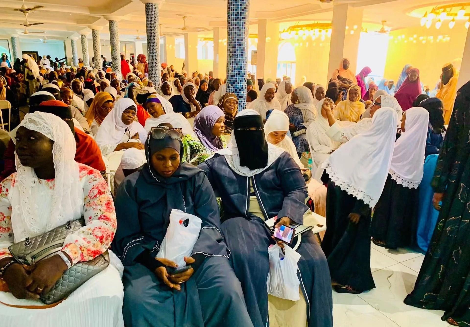 Teacher and students of the halaqah